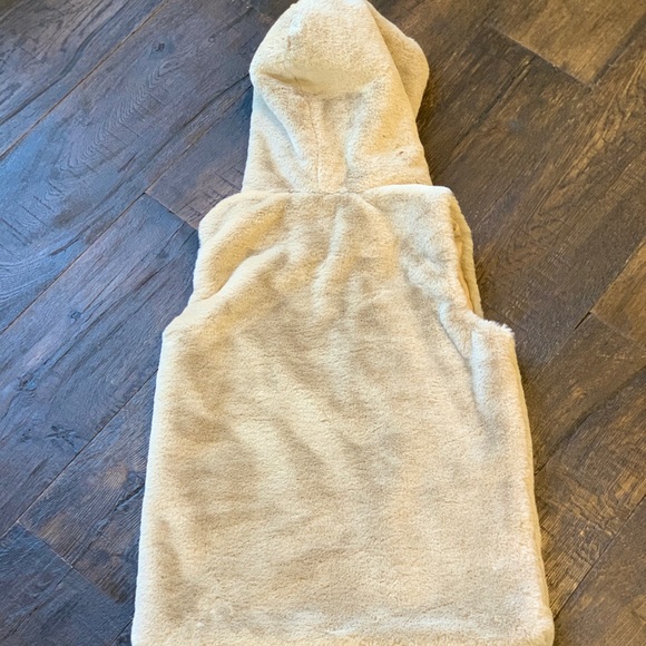 ONLY Faux Fur Hooded Waistcoat - Picture 3 of 5